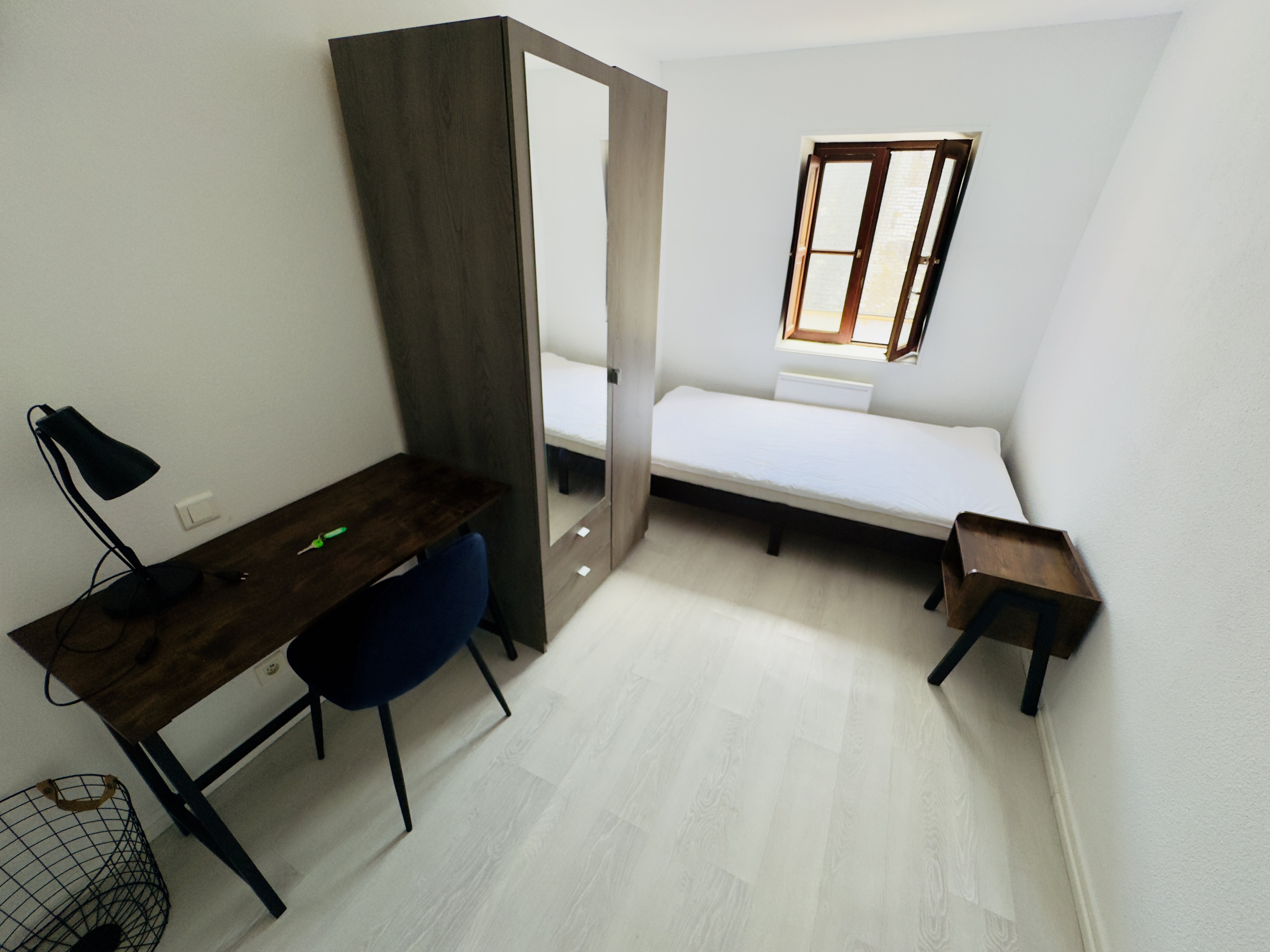 Chambre, meublé, 4 pièces, 11m² à Bourges (18000) — photo principale