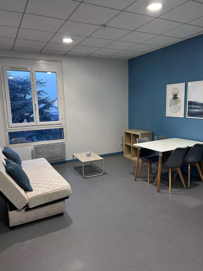 Appartement, meublé, 2 pièces, 45m² à Saint-Étienne (42100) — photo 2