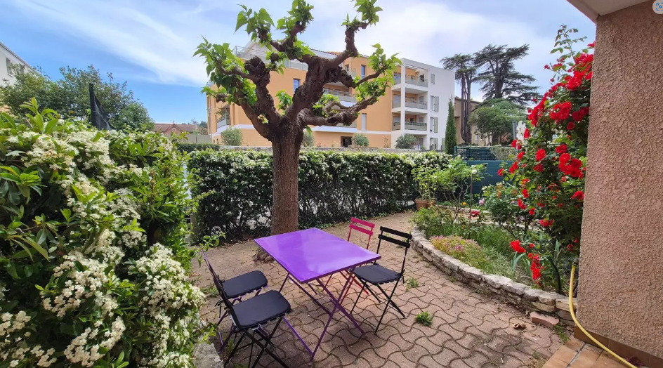 Appartement, meublé, 2 pièces, 42m² à Aix-en-Provence (13080) — photo 2