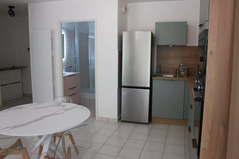 Appartement, meublé, 1 pièce, 49m² à Saint-Genis-Laval (69230) — photo 2