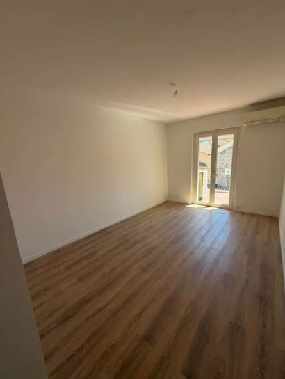 Appartement, non meublé, 4 pièces, 110m² à Saint-Mitre-les-Remparts (13920) — photo 2