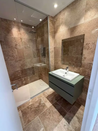 Appartement, non meublé, 4 pièces, 110m² à Saint-Mitre-les-Remparts (13920) — photo 4