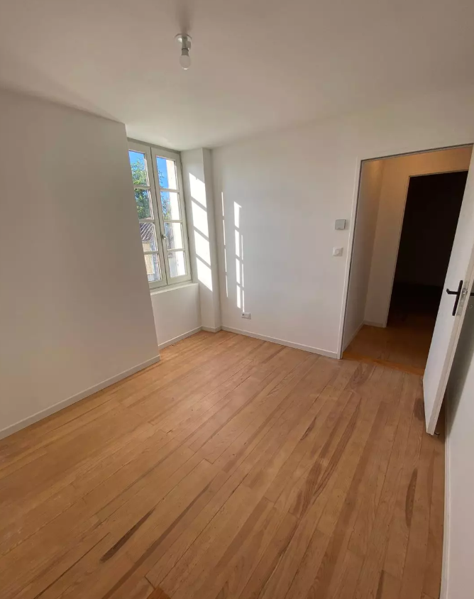Maison, meublé, 4 pièces, 120m² à Val-de-Cognac (16370) — photo 3