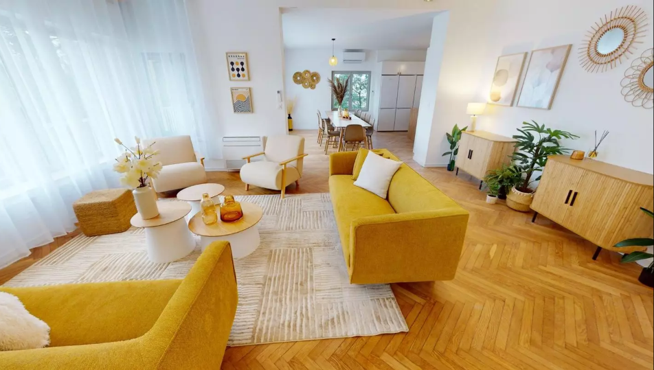 Maison, meublé, 18 pièces, 426m² à Bron (69500) — photo principale