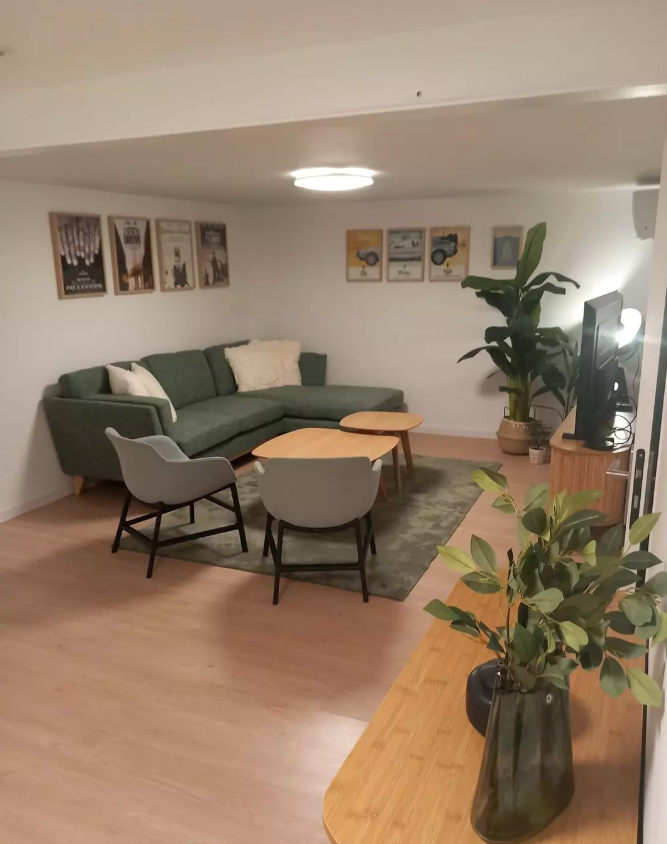 Maison, meublé, 18 pièces, 426m² à Bron (69500) — photo 3