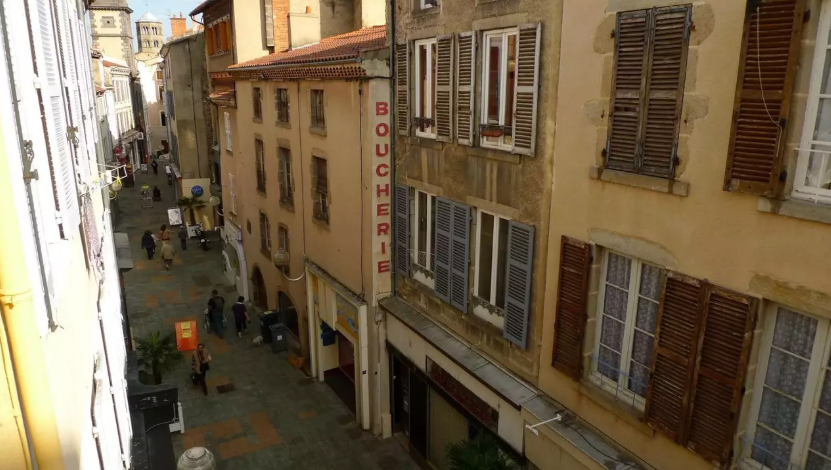 Appartement, non meublé, 1 pièce, 65m² à Issoire (63500) — photo 2