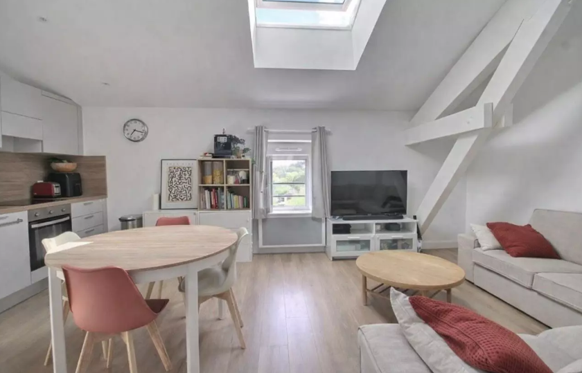 Appartement, non meublé, 3 pièces, 54m² à Collonges-au-Mont-d'Or (69660) — photo 2