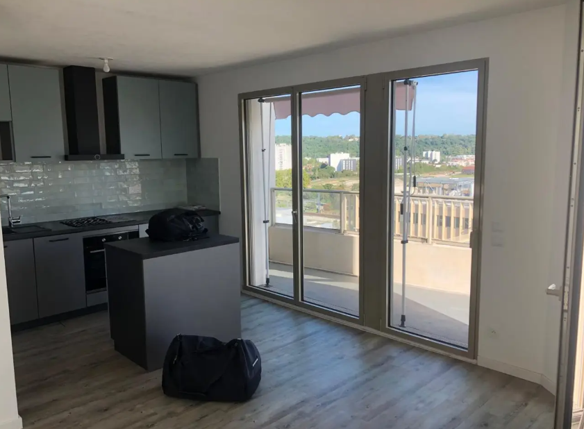 Appartement, non meublé, 4 pièces, 75m² à Bordeaux (33100) — photo 2