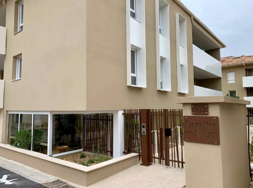 Appartement, non meublé, 2 pièces, 50m² à Salon-de-Provence (13300) — photo 2