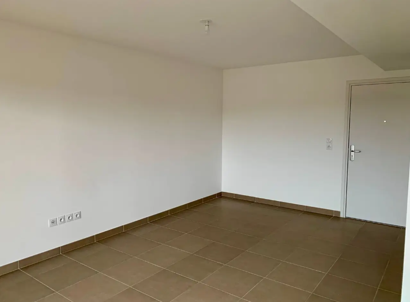 Appartement, non meublé, 2 pièces, 50m² à Salon-de-Provence (13300) — photo 4