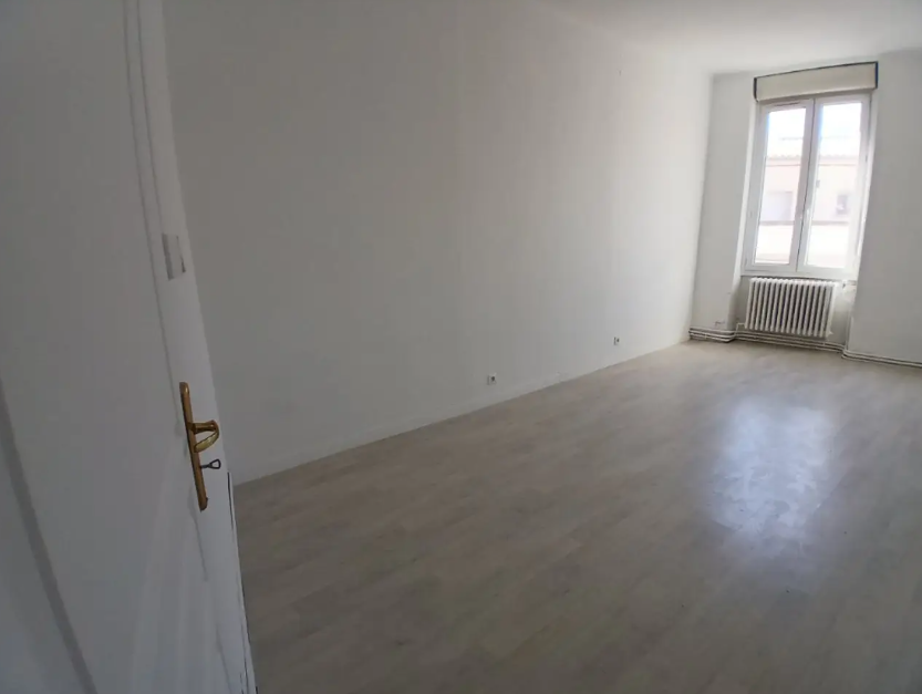 Appartement, non meublé, 4 pièces, 86m² à Nîmes (30000) — photo 2