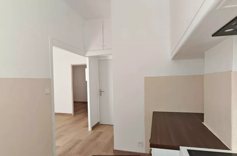 Appartement, non meublé, 2 pièces, 42m² à Marseille (13008) — photo 2