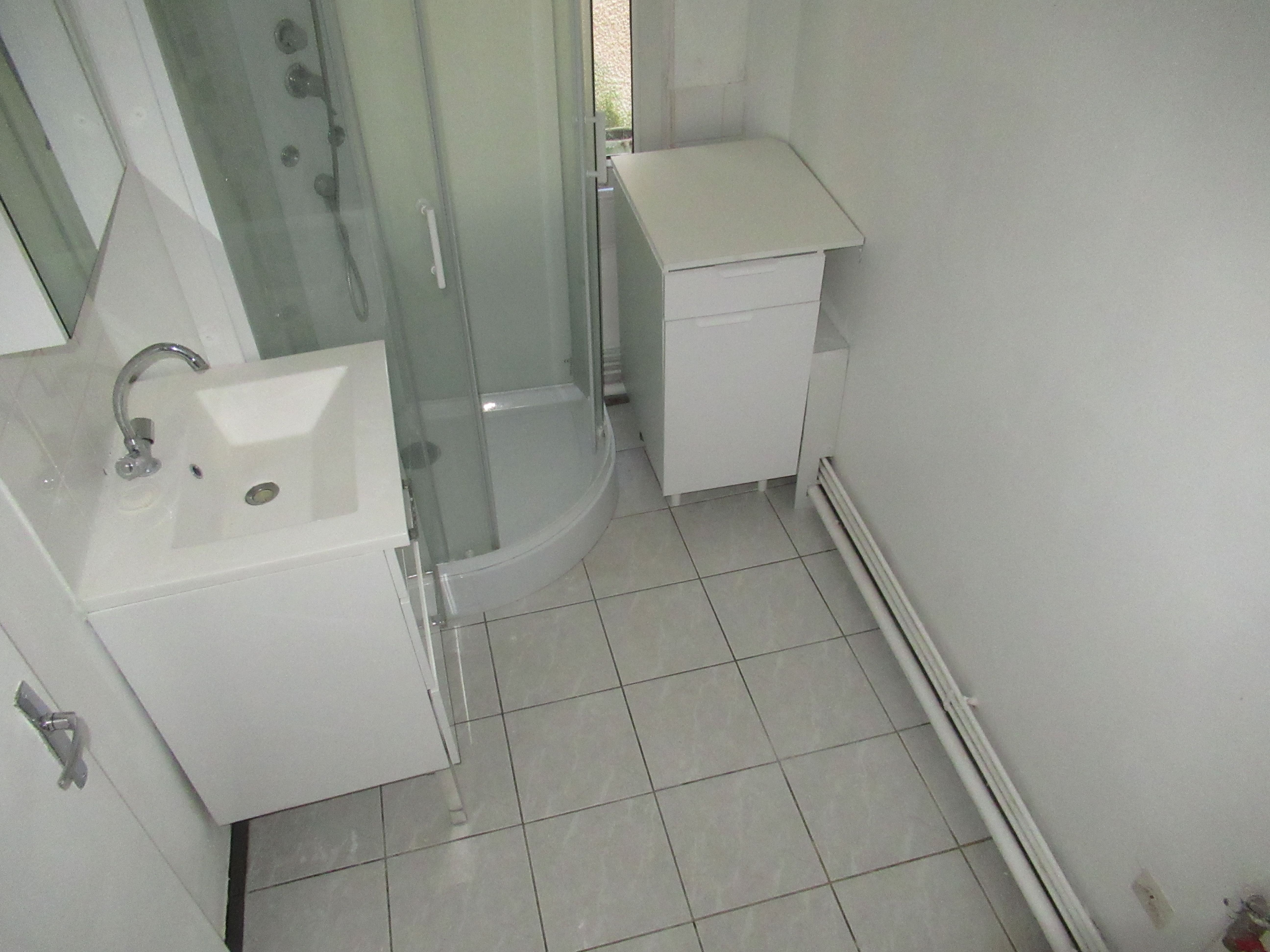 Appartement, non meublé, 4 pièces, 80m² à Saint-Amand-les-Eaux (59230) — photo 3