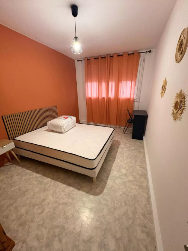 Chambre, meublé, 11 pièces à Laval (53000) — photo 4