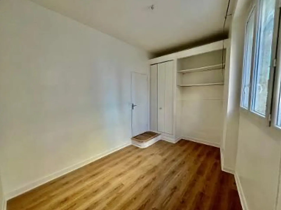 Appartement, non meublé, 4 pièces, 79m² à Marseille (13007) — photo 3