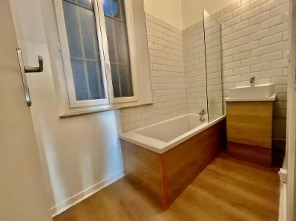 Appartement, non meublé, 4 pièces, 79m² à Marseille (13007) — photo 5