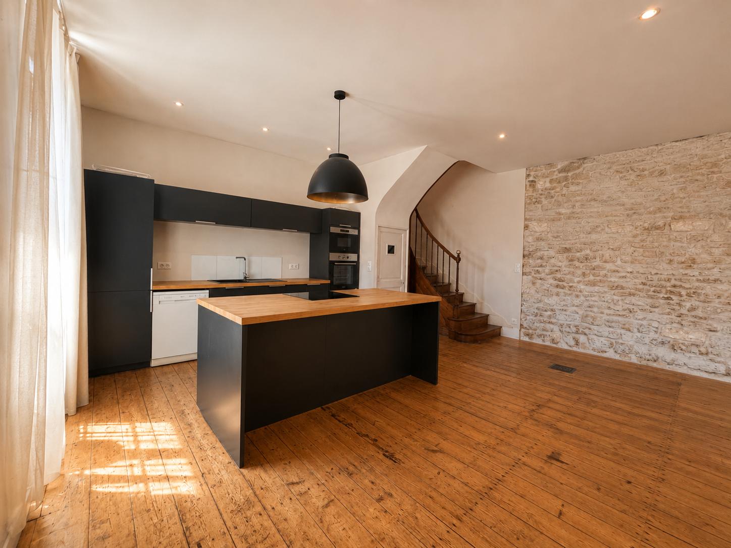 Maison, non meublé, 6 pièces, 155m² à Jarnac (16200) — photo principale