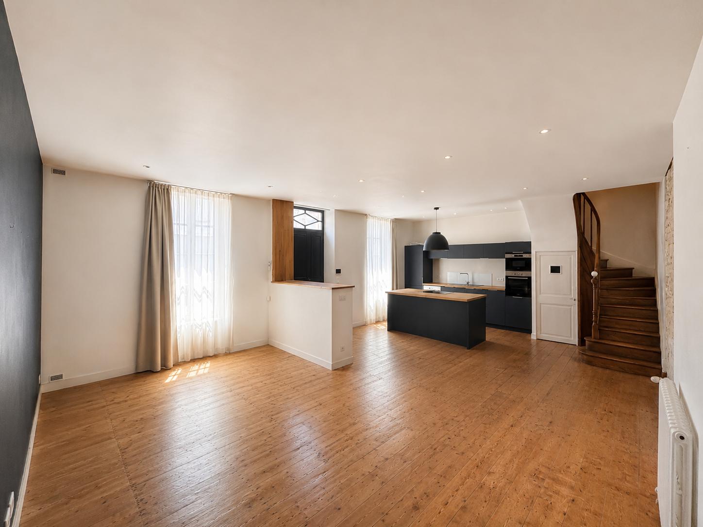 Maison, non meublé, 6 pièces, 155m² à Jarnac (16200) — photo 2
