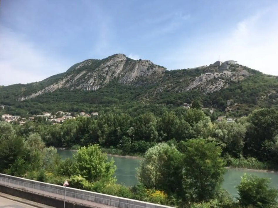 Appartement, meublé, 1 pièce, 18m² à Grenoble (38000) — photo principale
