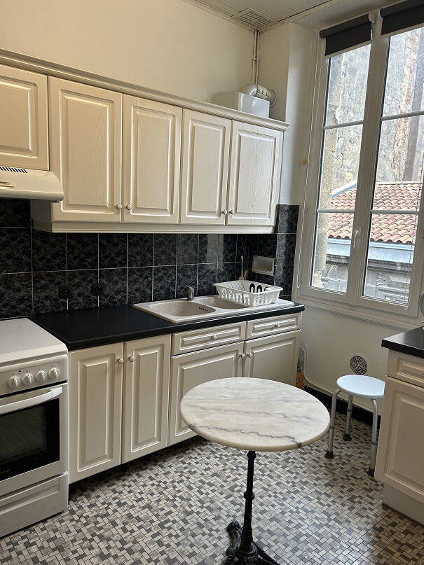 Appartement, meublé, 2 pièces, 50m² à Bordeaux (33000) — photo 2