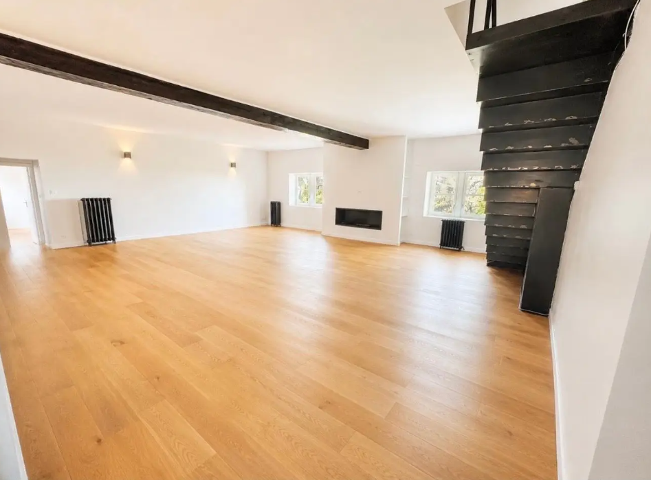 Appartement, non meublé, 4 pièces, 140m² à Saint-Genis-Laval (69230) — photo 2
