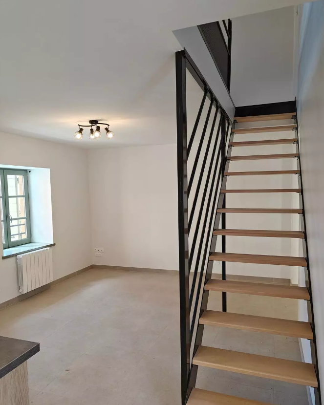 Appartement, non meublé, 5 pièces, 94m² à Porte des Pierres Dorées (69400) — photo 2