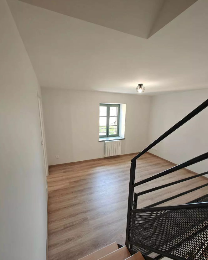 Appartement, non meublé, 5 pièces, 94m² à Porte des Pierres Dorées (69400) — photo 4