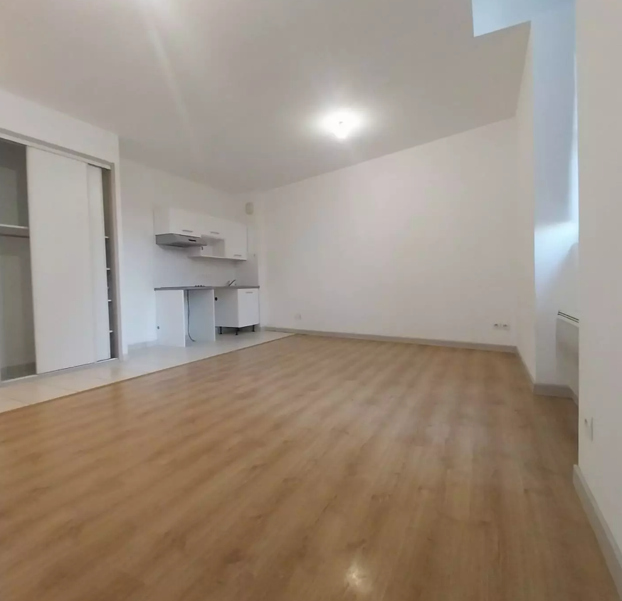 Appartement, non meublé, 1 pièce, 43m² à Roquemaure (30150) — photo 5