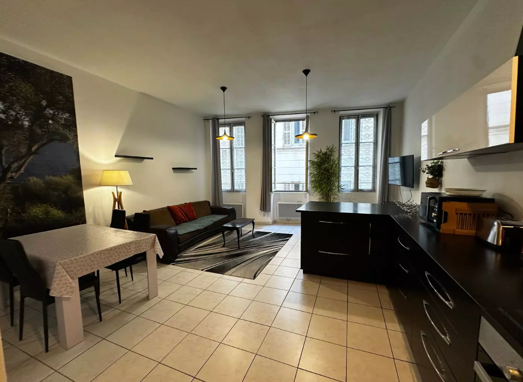 Appartement, meublé, 2 pièces, 53m² à Marseille (13001) — photo 2