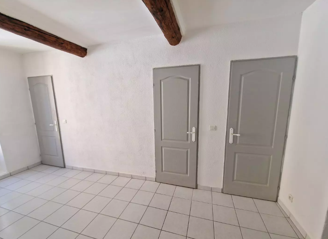 Appartement, meublé, 2 pièces, 45m² à Eyguières (13430) — photo 2
