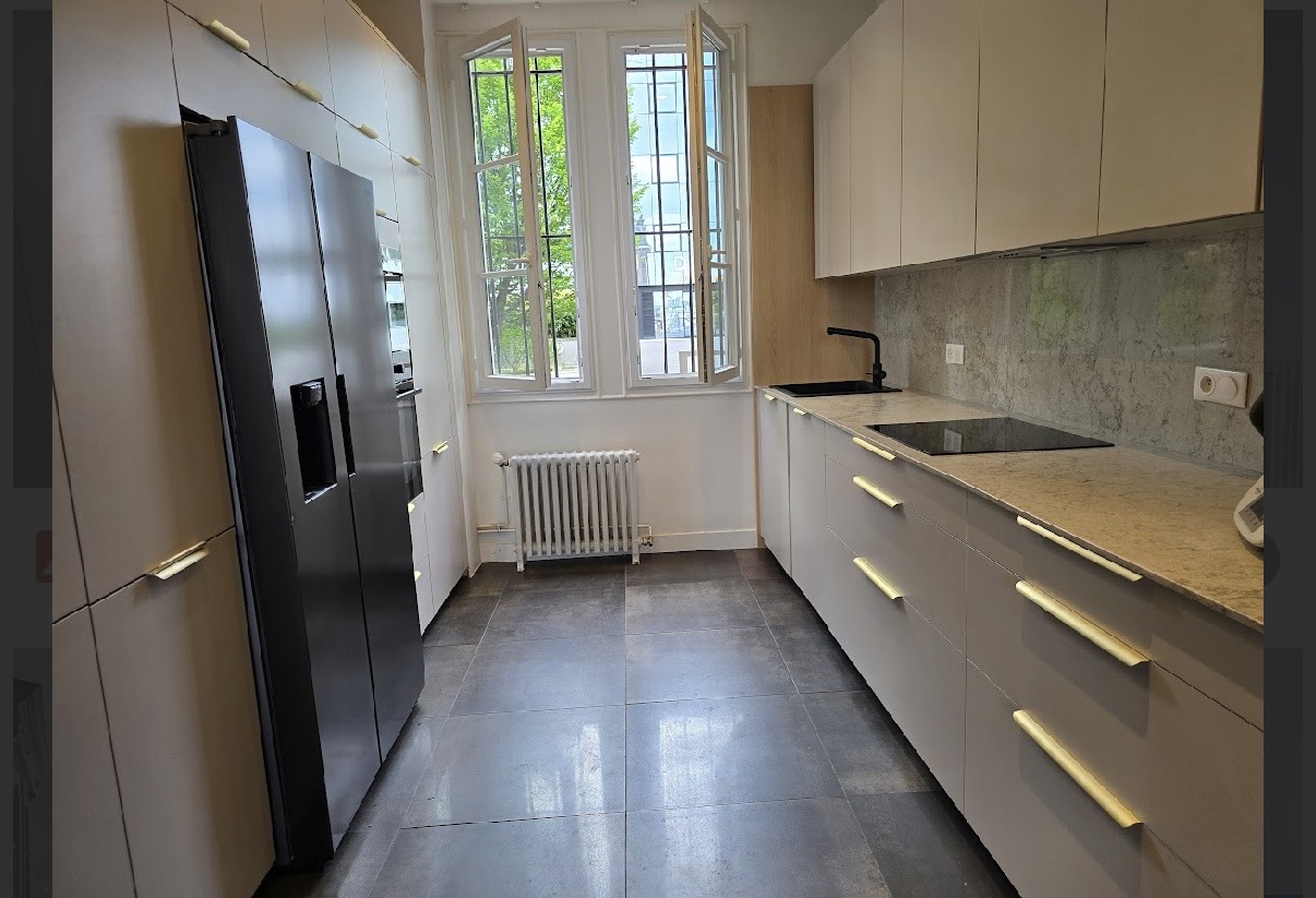 Maison, meublé, 6 pièces, 180m² à Suresnes (92150) — photo 2