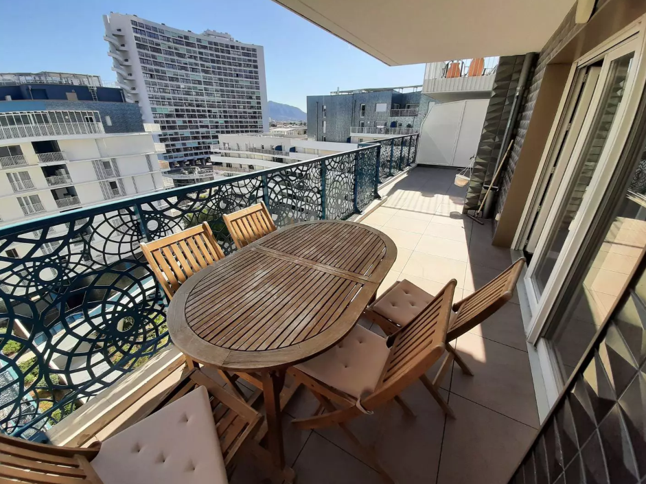 Appartement, non meublé, 4 pièces, 80m² à Marseille (13008) — photo principale