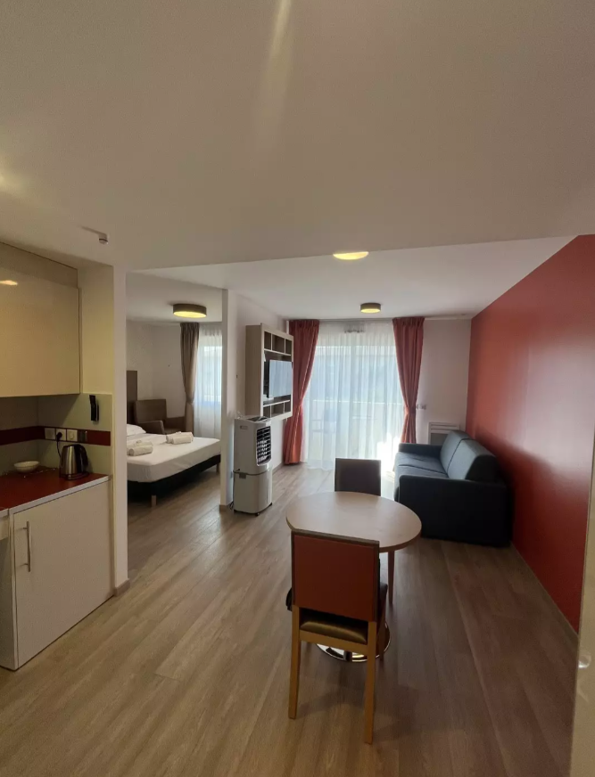 Appartement, meublé, 1 pièce à Uzès (30700) — photo 3